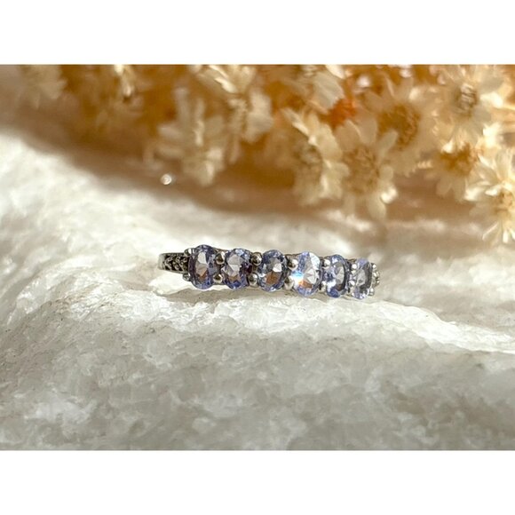 Blue Topaz Accented Band Style 925 Sterling Silver Vintage Ring - sz 8 - Picture 8 of 13